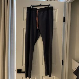 Figs Livingston tall basic scrub pants -charcoal with pink tie